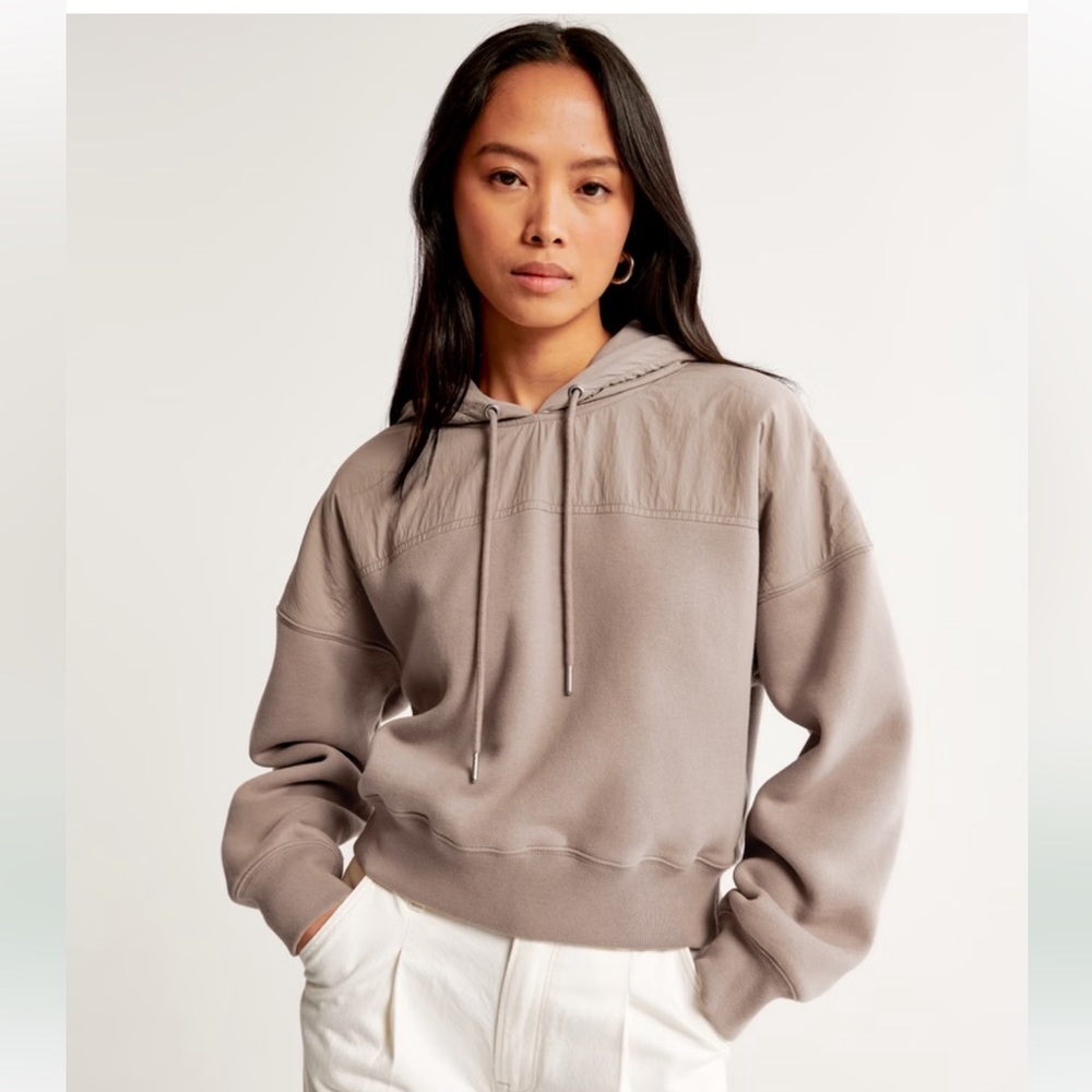 ABERCROMBIE AND FITCH TAN NYLON MIX “SUNDAY” CROPPED HOODIE SIZE XS